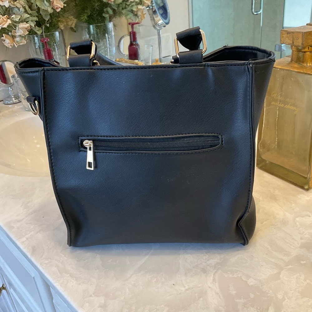 FREE with purchase of any other of my items: Purse, black, faux leather. - Picture 5 of 9